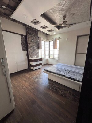 Bedroom in 3 BHK Apartment at Thane West – for Rent