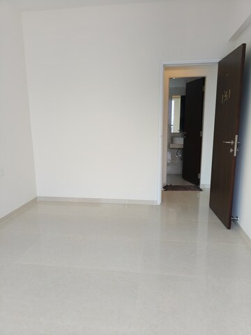 Room in 3 BHK Apartment at L And T Seawoods Residences, Seawoods – for Rent