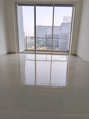 Room in 3 BHK Apartment at L And T Seawoods Residences, Seawoods – for Rent