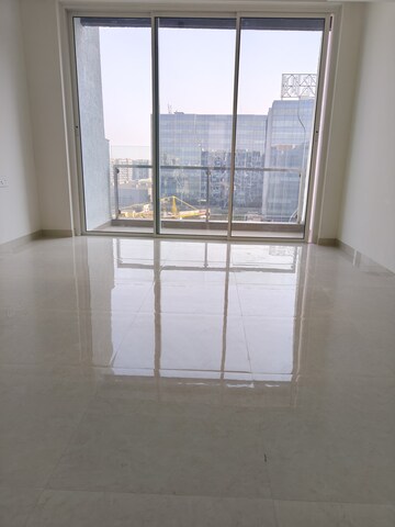 Room in 3 BHK Apartment at L And T Seawoods Residences, Seawoods – for Rent