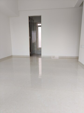 Room in 3 BHK Apartment at L And T Seawoods Residences, Seawoods – for Rent