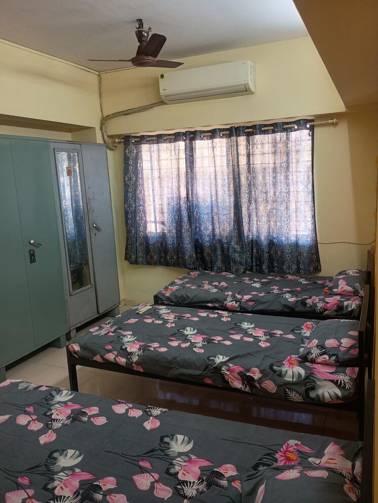 Bedroom, goregaon east Pg For Girls In Goregaon East 9651252