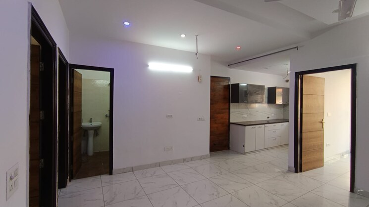 Room, dhakoli 3 Bedroom 116 Sq.Yd. Apartment In Dhakoli Zirakpur 9655030