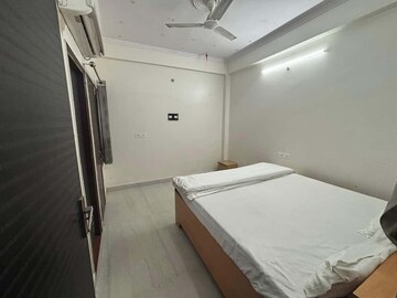 Master Bedroom in 6+ BHK Independent House at Gomti Nagar – for Rent