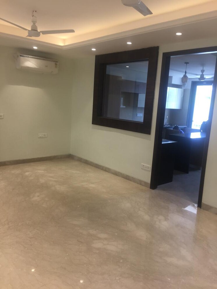 Room, boutique-residential-apartments-c-253 3 Bedroom 325 Sq.Yd. Builder Floor In Defence Colony Delhi 9655059