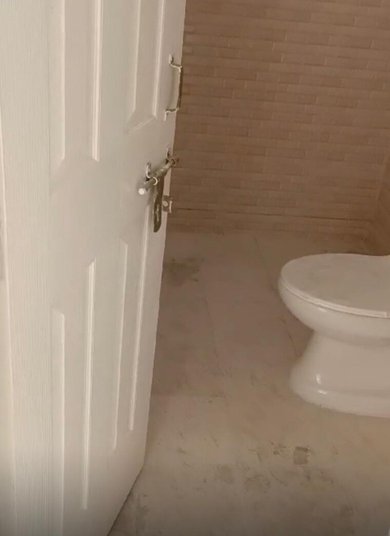 Bathroom, mehak-jeevan 3 Bedroom 1250 Sq.Ft. Apartment In Raj Nagar Extension Ghaziabad 9655087