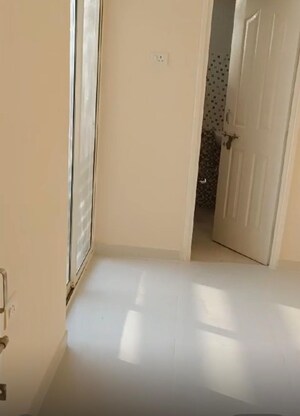 Room in 3 BHK Apartment at Mehak Jeevan, Raj Nagar Extension – for Sale