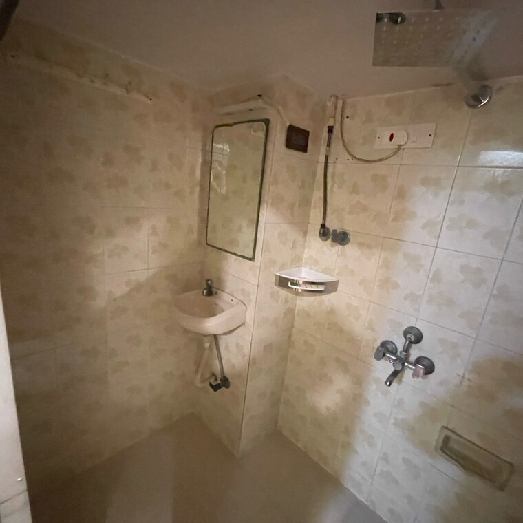 Bathroom, versova 2 Bedroom 750 Sq.Ft. Apartment In Versova Mumbai 9655076