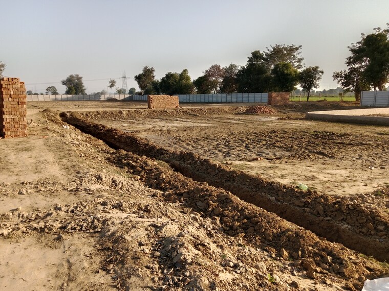 undefined, gwalior road  100 Sq.Yd. Plot In Gwalior Road Agra 9655098