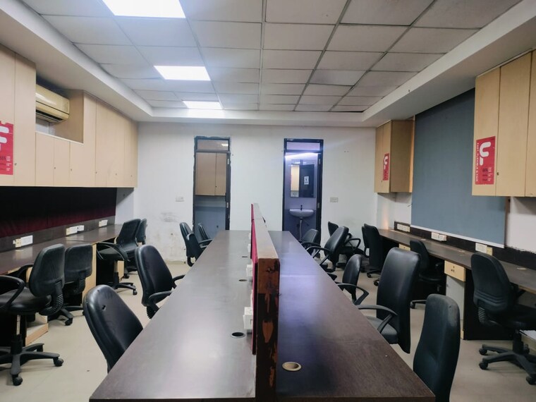 Team Area, sector 2 Commercial Office Space 1500 Sq.Ft. In Sector 2 Noida 9655121