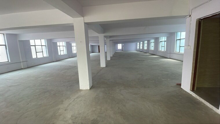  Parking, sector 10 Commercial Industrial Plot 10000 Sq.Ft. In Sector 10 Gurgaon 9655111