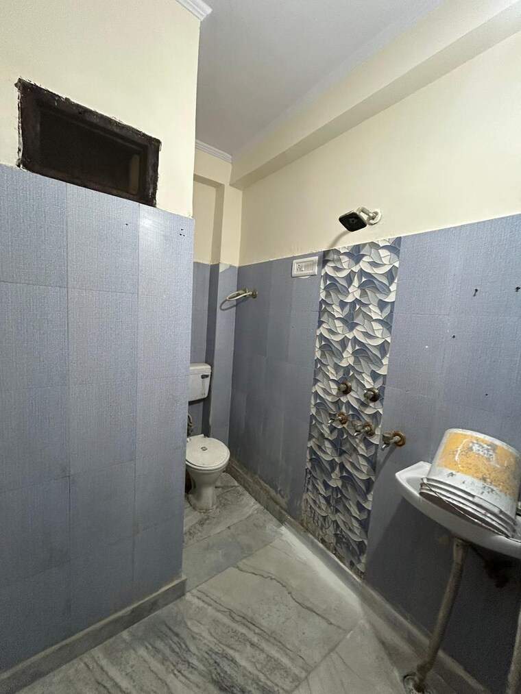 Team Area, uttam nagar 1 Bedroom 50 Sq.Yd. Builder Floor In Uttam Nagar Delhi 9655143