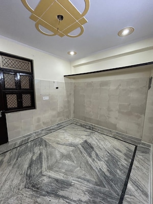 Room in 1 BHK Builder Floor at Uttam Nagar – for Rent