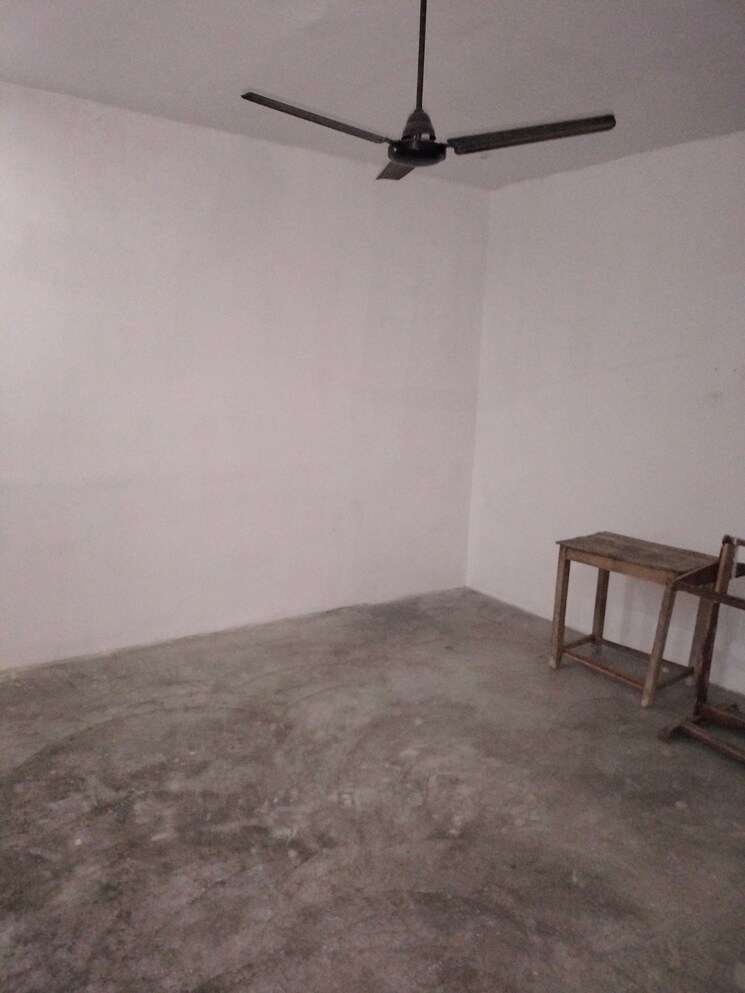 Room, indira nagar 1 Bedroom 400 Sq.Ft. Builder Floor In Indira Nagar Lucknow 9655151