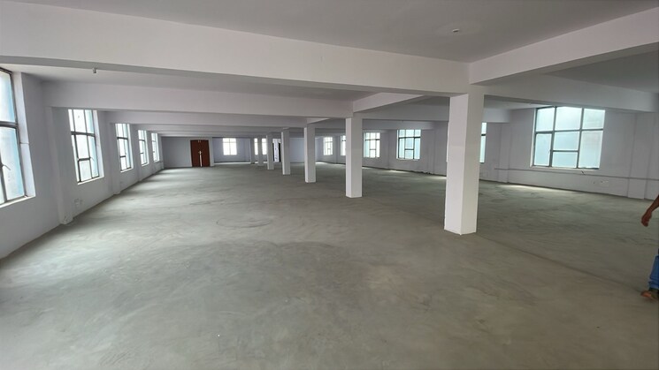  Parking, sector 10 Commercial Industrial Plot 10000 Sq.Ft. In Sector 10 Gurgaon 9655111