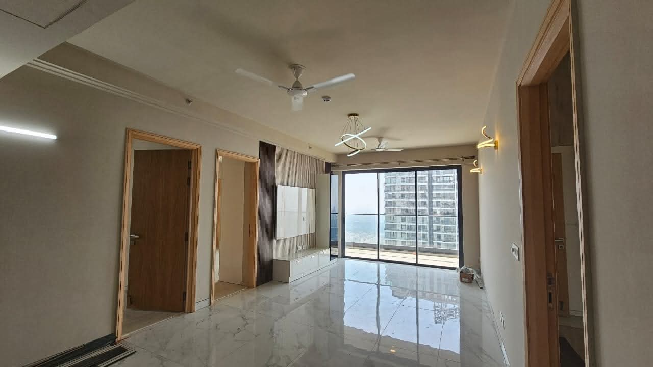 2 BHK + Pooja Room Apartment For Rent in M3M Heights
