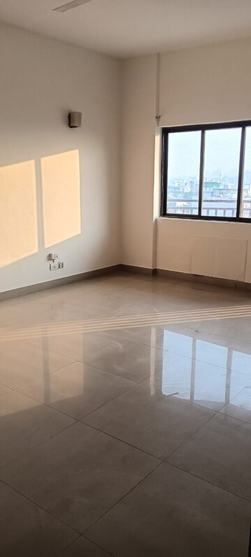 Room in 3.5 BHK Apartment at Ardee City Palm Grove Heights, Sector 52 – for Rent