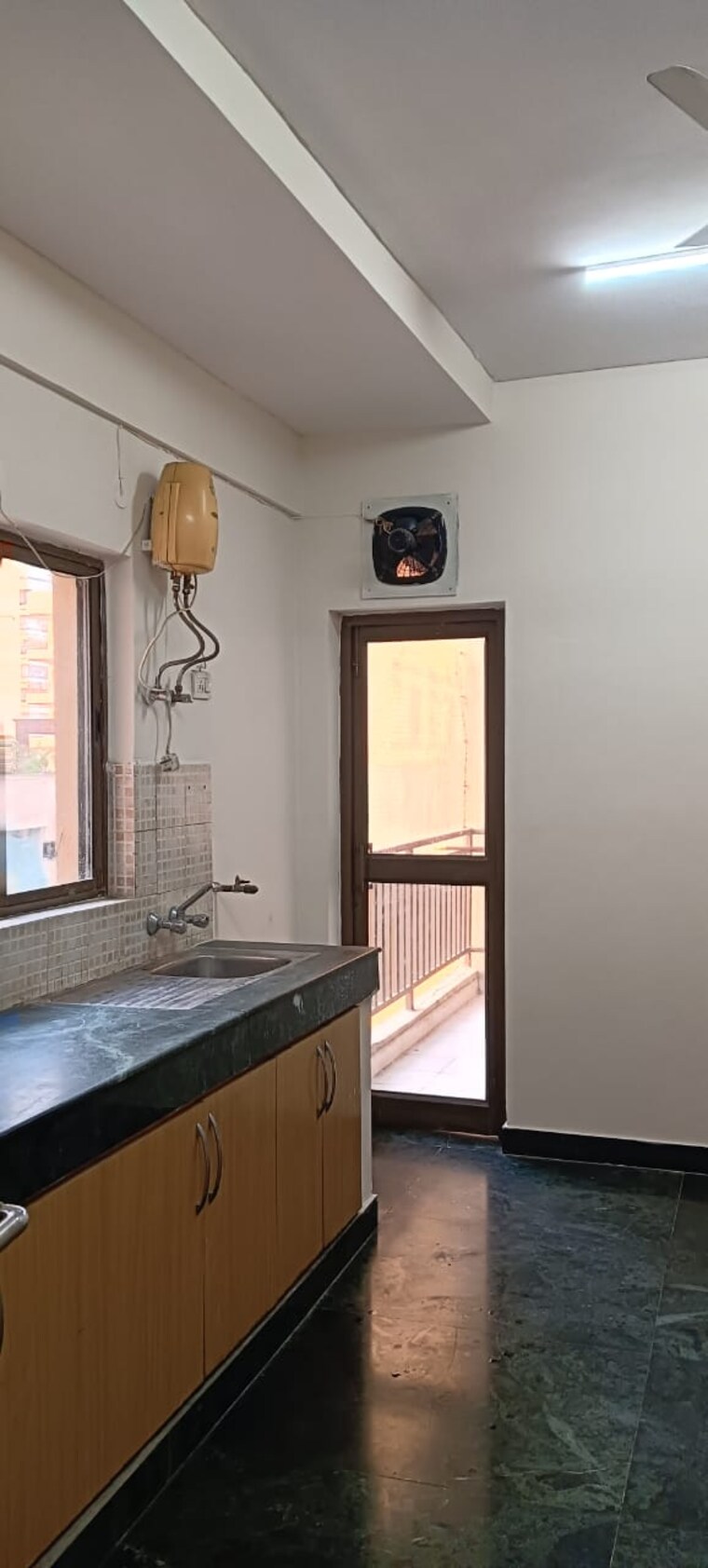 Kitchen, ardee-city-palm-grove-heights 3.5 Bedroom 2500 Sq.Ft. Apartment In Sector 52 Gurgaon 9655174