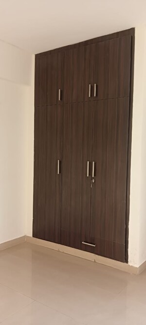 Furnished Amenities in 3.5 BHK Apartment at Ardee City Palm Grove Heights, Sector 52 – for Rent