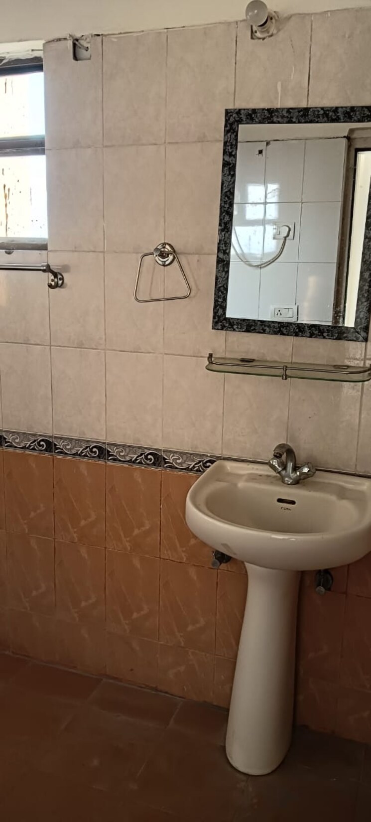 Bathroom, ardee-city-palm-grove-heights 3.5 Bedroom 2500 Sq.Ft. Apartment In Sector 52 Gurgaon 9655174