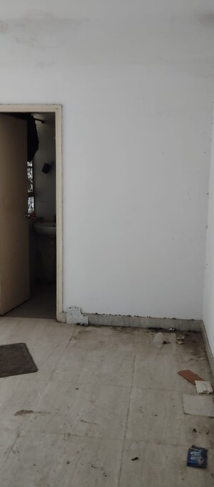 Room in 2 BHK Apartment at Signature Global Solera 2, Sector 107 – for Rent