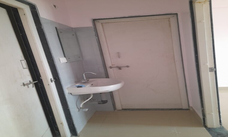 Bathroom, sector 16b dwarka 1.5 Bedroom 457 Sq.Ft. Builder Floor In Sector 16b Dwarka Delhi 9655167