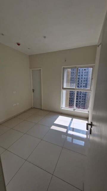 Room in 2 BHK Apartment at Kharadi – for Rent