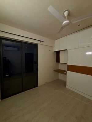 Room in 3 BHK Apartment at M3M Heights, Sector 65 – for Rent