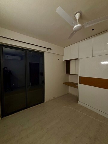 Room in 3 BHK Apartment at M3M Heights, Sector 65 – for Rent