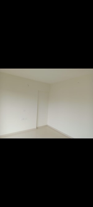 Room in 1 BHK Apartment at New Parivartan CHS, Kanjurmarg East – for Rent