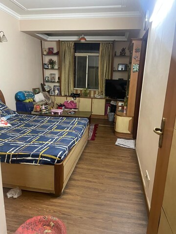 Bedroom in 4 BHK Apartment at Ansal Sushant Estate, Sector 52 – for Rent