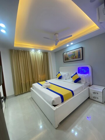 Bedroom in 3 BHK Apartment at Unitech Infospace, Sector 21 – for Rent