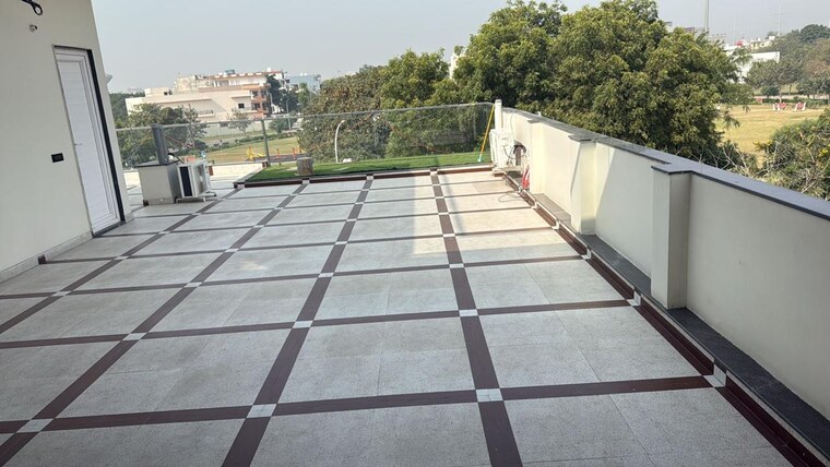 Balcony, jaypee-the-castle-iii 6 Bedroom 200 Sq.Mt. Independent House In Sector Swarn Nagri Greater Noida 9655456