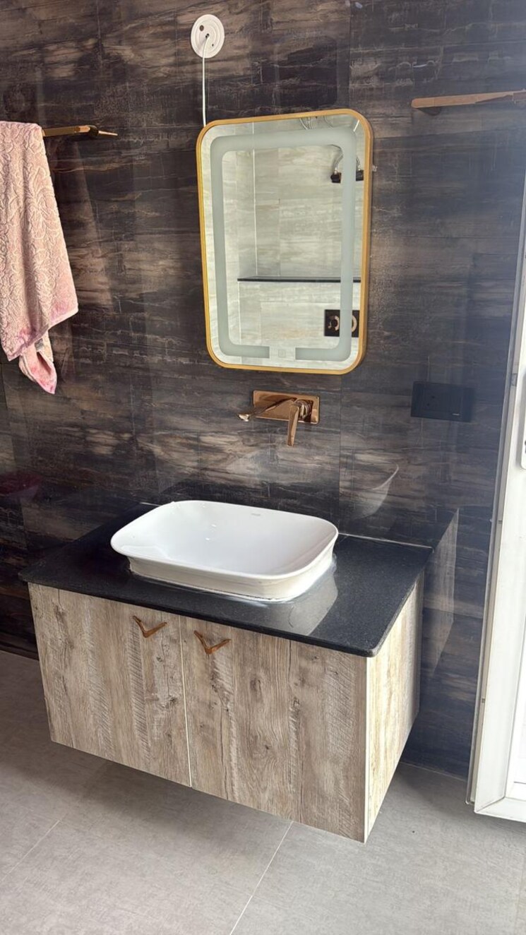 Bathroom, jaypee-the-castle-iii 6 Bedroom 200 Sq.Mt. Independent House In Sector Swarn Nagri Greater Noida 9655456