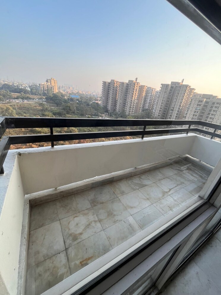 Balcony, ansal-sushant-estate 3 Bedroom 1800 Sq.Ft. Apartment In Sector 52 Gurgaon 9655248