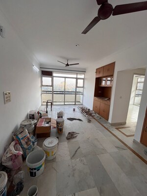 Parking in 3 BHK Apartment at Ansal Sushant Estate, Sector 52 – for Rent