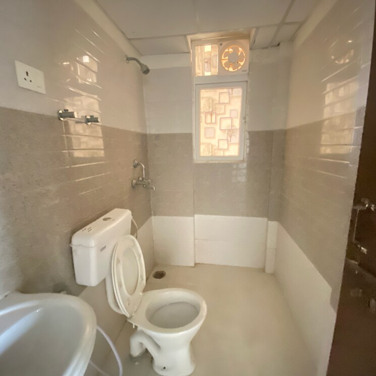 Bathroom, signature-orchard-avenue-2 2 Bedroom 666 Sq.Ft. Apartment In Hayatpur Gurgaon 9655272