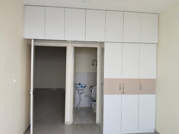 Room in 2 BHK Apartment at Signature Signum 95 II, Sector 95 – for Rent