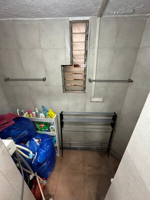 Bathroom in 3 BHK Apartment at Oberoi Realty Gardens, Kandivali East – for Sale