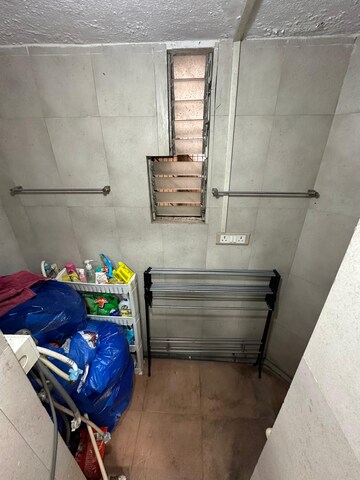 Bathroom in 3 BHK Apartment at Oberoi Realty Gardens, Kandivali East – for Sale