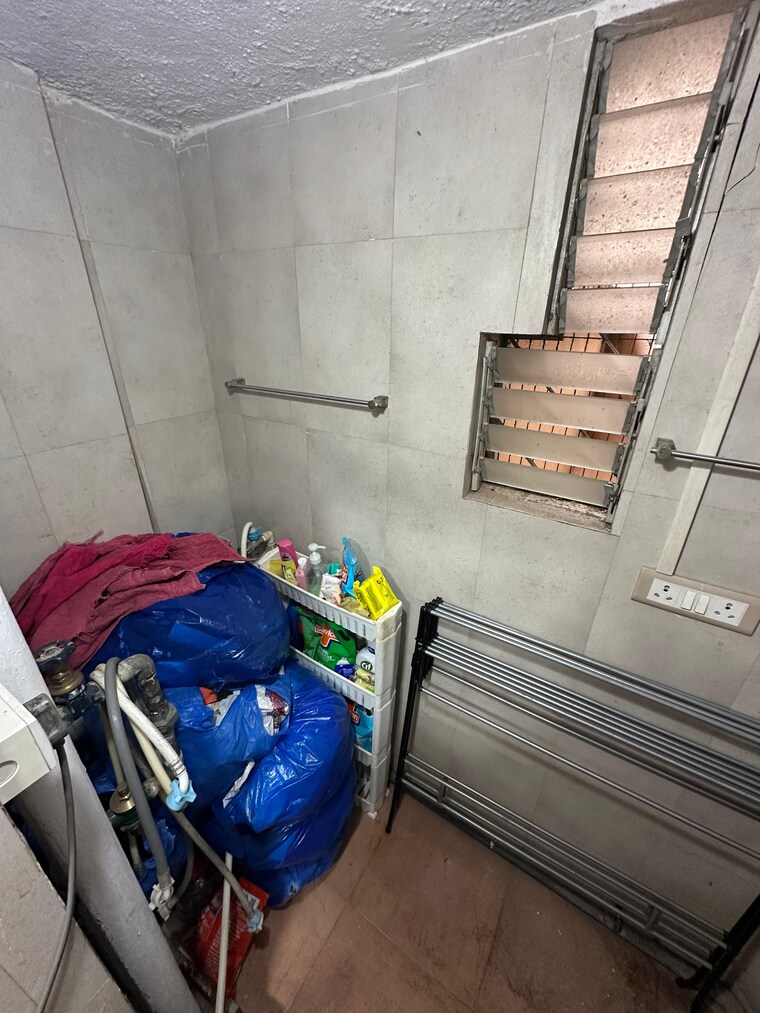  Parking, oberoi-realty-gardens 3 Bedroom 1295 Sq.Ft. Apartment In Kandivali East Mumbai 9655291