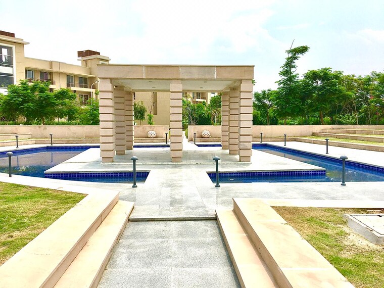 Balcony, parklands  250 Sq.Yd. Plot In Sector 85 Faridabad 9655287