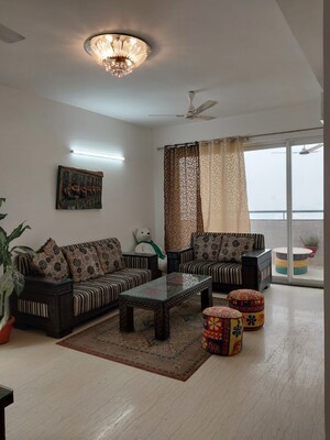 Living Room in 2.5 BHK Builder Floor at Sector 85 – for Rent
