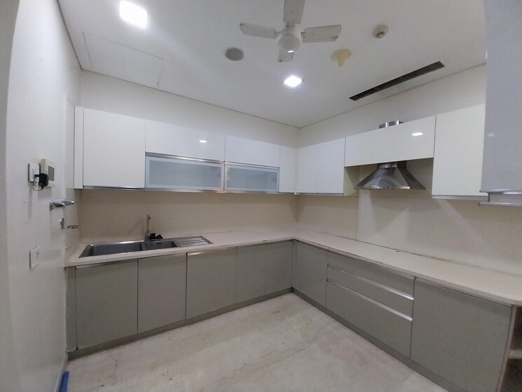 Kitchen, omkar-1973 4 Bedroom 3700 Sq.Ft. Apartment In Worli Mumbai 9655349