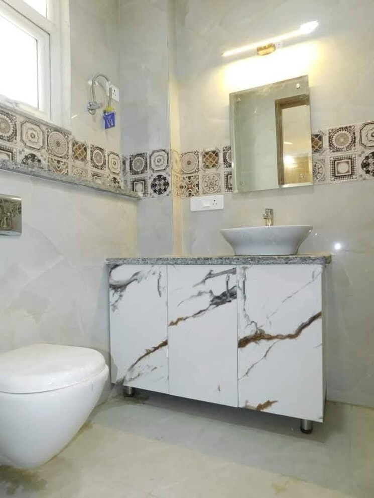 Bathroom, freedom fighters enclave 2 Bedroom 900 Sq.Ft. Apartment In Freedom Fighters Enclave Delhi 9655368