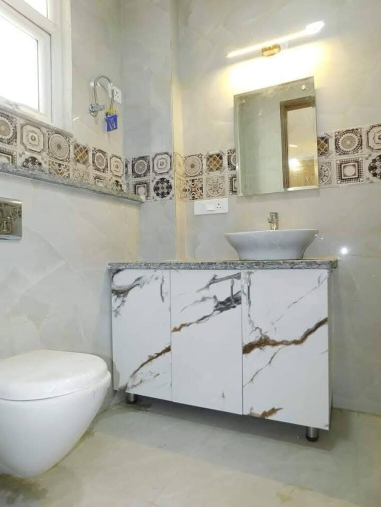 Bathroom, freedom fighters enclave 2 Bedroom 900 Sq.Ft. Apartment In Freedom Fighters Enclave Delhi 9655368