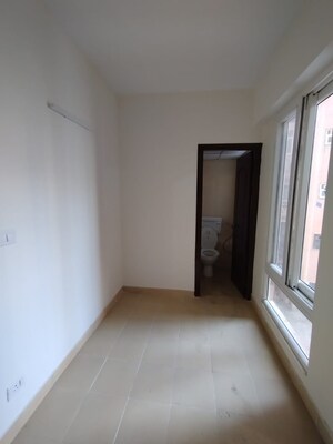 Room in 2 BHK Apartment at Paras Tierea, Sector 137 – for Sale