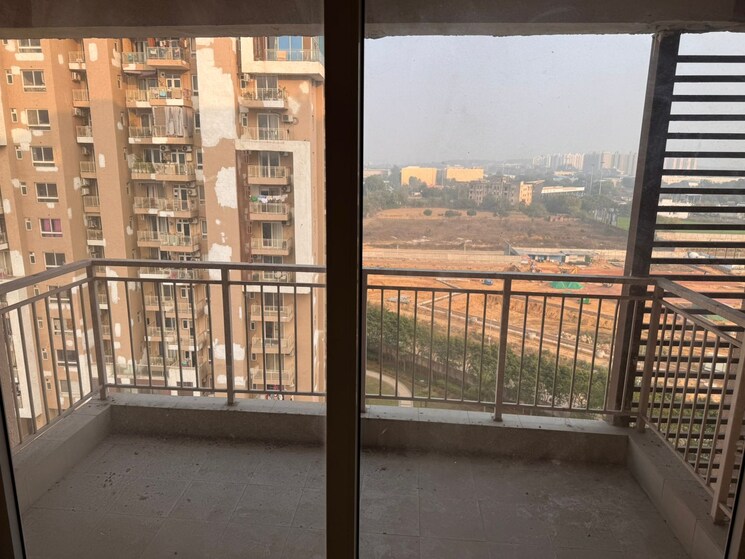 Room, emaar-palm-gardens 3.5 Bedroom 1720 Sq.Ft. Apartment In Sector 83 Gurgaon 9655404