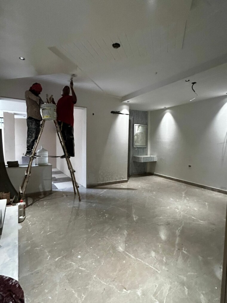 Room, green fields colony 4 Bedroom 350 Sq.Yd. Builder Floor In Green Fields Colony Faridabad 9655400