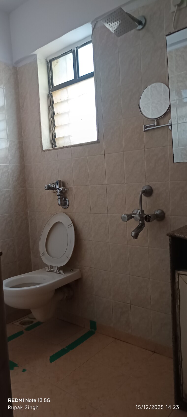 Attached Bathroom, windsor-tower 3 Bedroom 1100 Sq.Ft. Apartment In Andheri West Mumbai 9655381